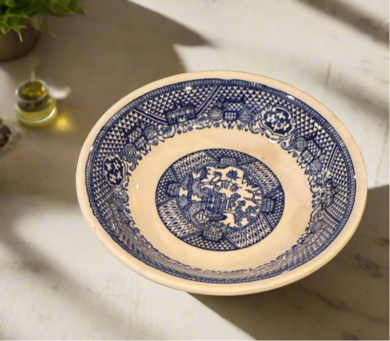 Vintage Blue Willow Dessert Bowl. 5.25”