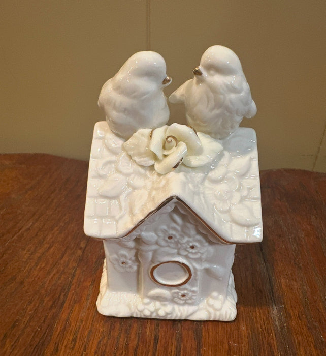 Vintage Tea Light Holder. Ceramic White House with Turtle Doves. Gold Trimmed.