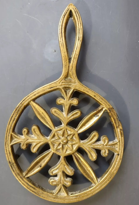 Vintage Wilton Midcentury Brass Trivet with Handle, Flower 7" x 4.25" Made in Japan