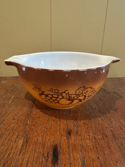 Vintage Pyrex Old Orchard Cinderella Mixing Bowl-441 Vintage 1 1/2 PT Orange w/Grapes