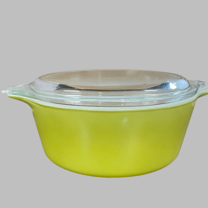 Vintage Pyrex Lime Green Casserole Dish with Lid. 1 quart