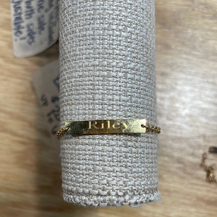 Baby / Toddler sized Bar BRACELET Gold, Silver or Rose Gold. Customize to say ANYTHING you want!