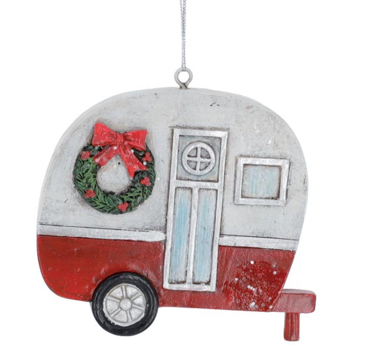 Holiday Camper with Wreath Ornament