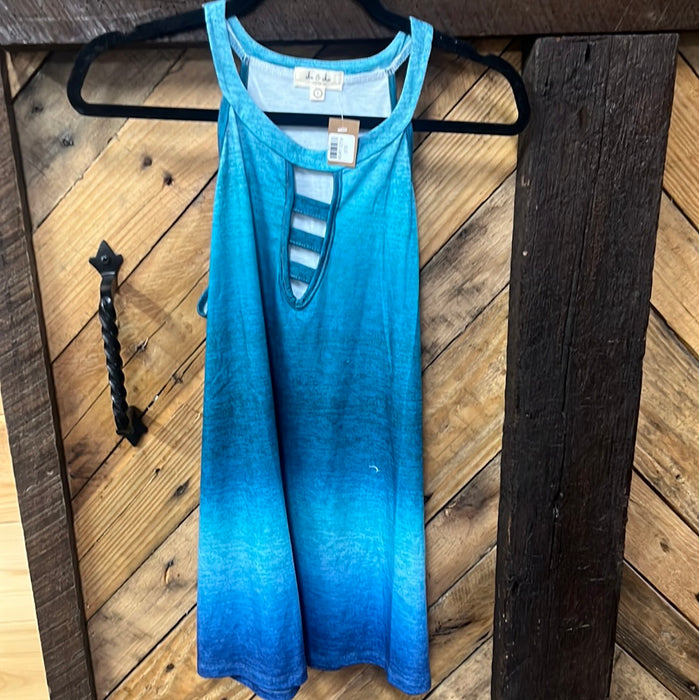 #125 Tank top with key hole