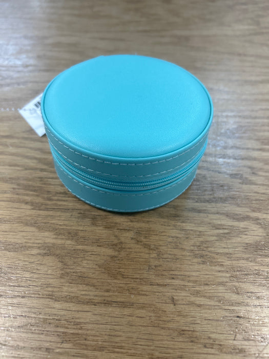 Personalized Small Zip Up Jewelry Box.  Available in Smooth Finish & Velvet.  *Personalization Included!