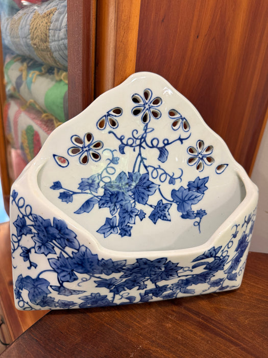 Vintage Blue & White Chinoiserie Style Ceramic Wall Pocket Vase | Floral Hanging Planter | Wall Mail Holder