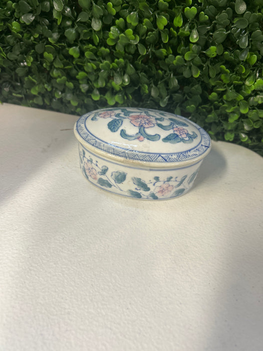 Smells Like Barlow Rouge Vintage Vessel Candles- Available in 4 Styles