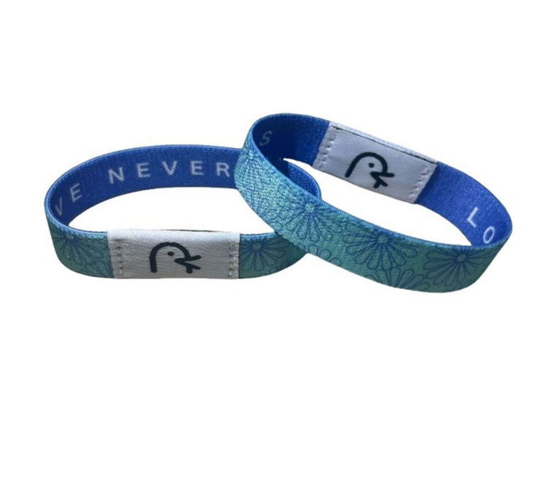 Reversible Daily Bible Verse Bracelets.  Scan with your smartphone for a new verse each time!  Teen / Adult Sizes.