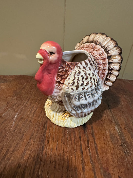 (4.5” Tall) Vintage Ceramic Turkey Creamer.  Perfect for your Thanksgiving Table.  We have several pieces in this set.