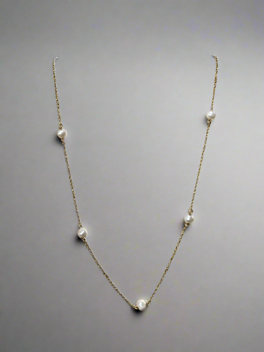 Dainty Gold Freshwater Pearls Necklace