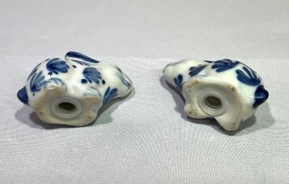 Blue & White Salt and Pepper Shakers, Set of 2.   Bunny Rabbit