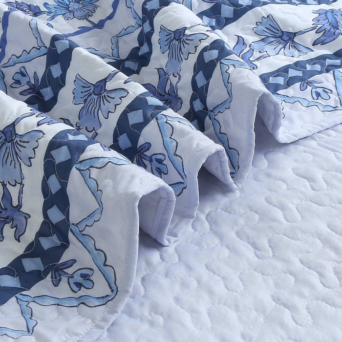 Jacobean Floral Microfiber Throw Blanket - 50" x 60"