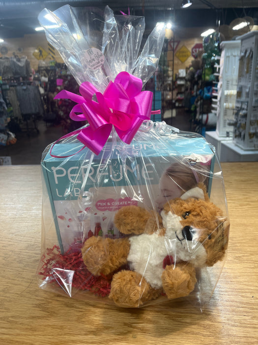Ready to go Valentine Basket - Make your own perfume lab and a stuffed fox