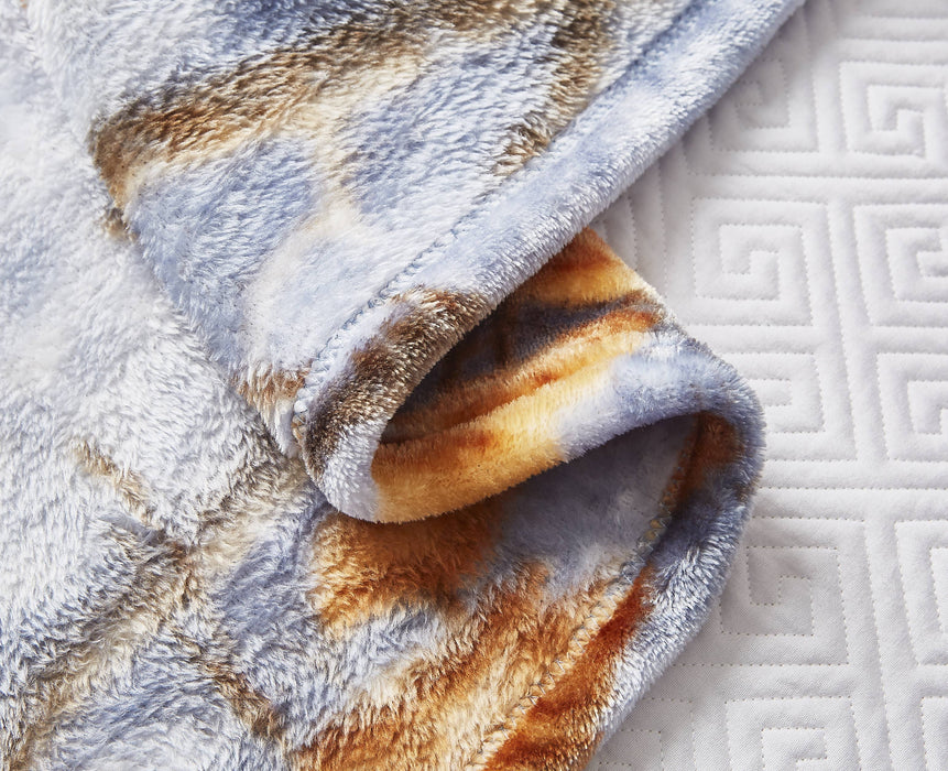 Whitetail Buck Deer Faux Fur Plush Throw Blanket