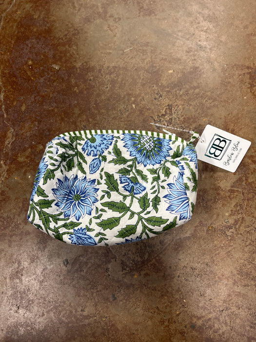 Quilted Cosmetic / Carry All Bags.  3 Sizes.  Several Patterns.