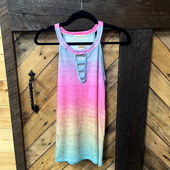 #125 Tank top with key hole