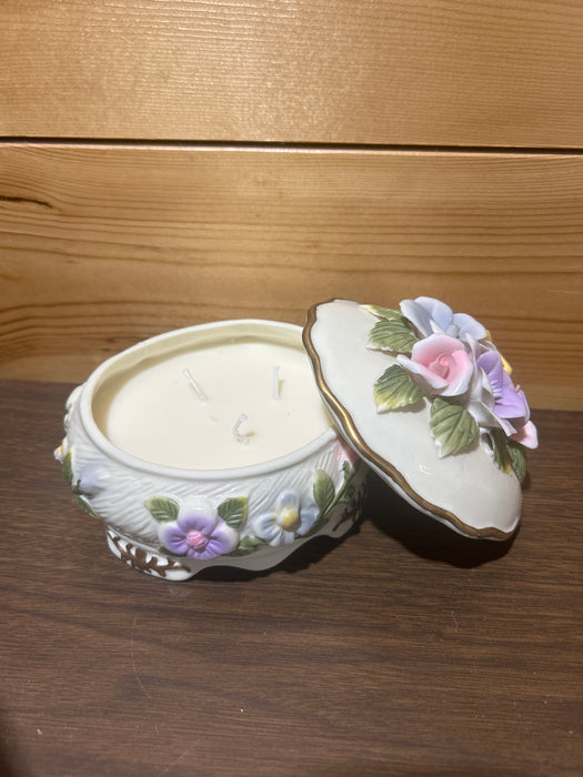 Amazing Grace (Smells like Sweet Grace) Vintage Vessel Candles- Available in Many Styles