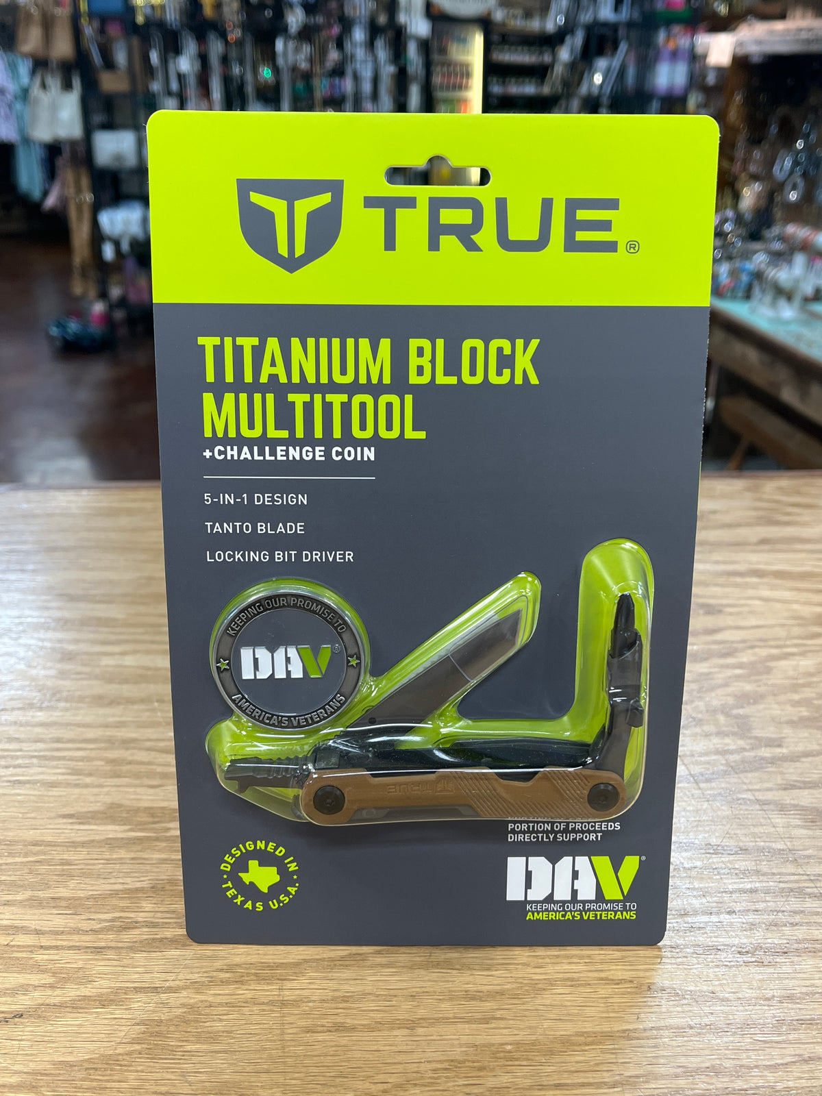 True Utility 5-in-1 Multi-Tool & Dav Challenge Coin — Barlow Blue