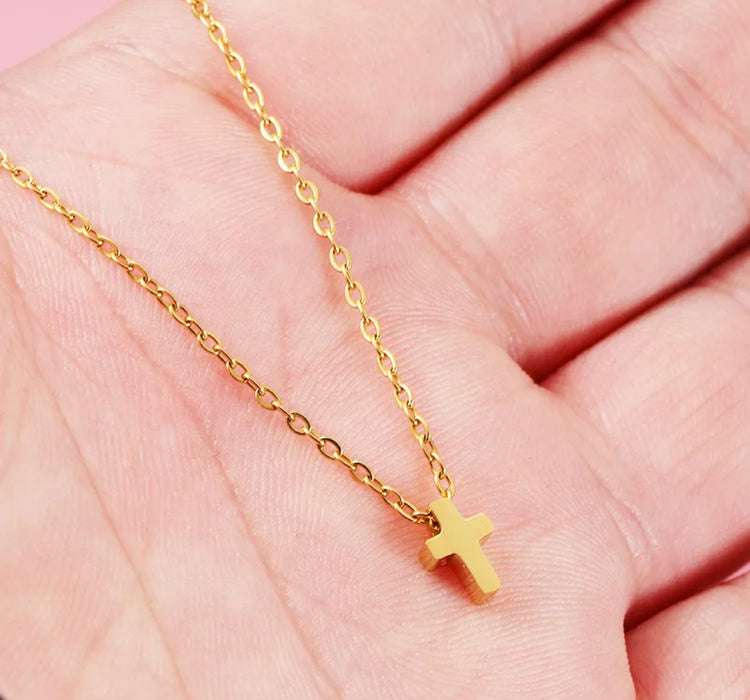 This “Little Light” Cross Necklace ✨ (Gold or Silver)