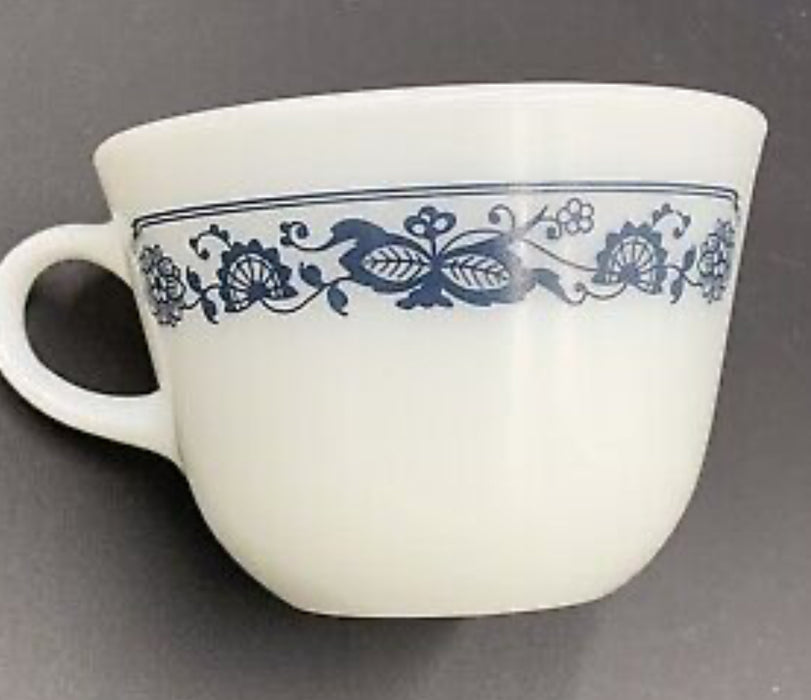 Pyrex Coffee or Tea Mug.  Onion Old Town Blue Pattern.