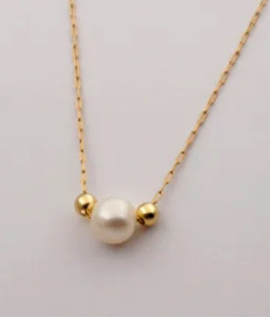 Simply Pearled – Classic Charm in a Modern Chain.  Single Pearl