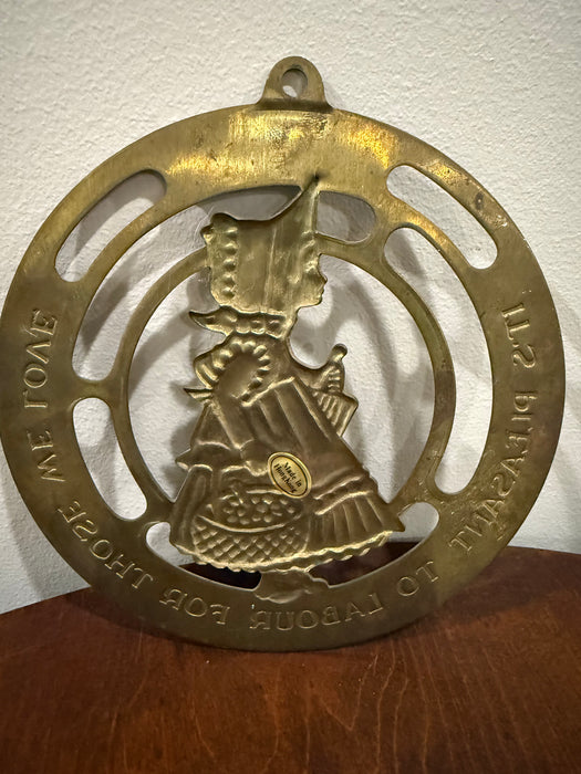 Vintage Brass Wall Plaque – “It’s Pleasant to Labour for Those We Love” - Thumbnail 3