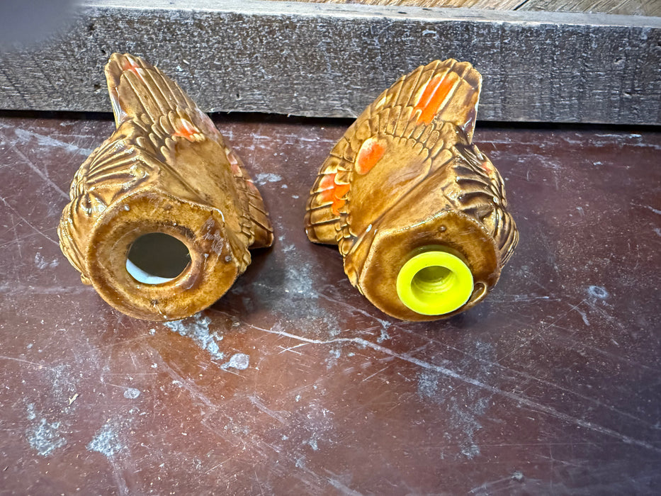 Vintage (3”) Brown Thanksgiving Turkey Salt and Pepper Shakers.  Sold as a Set. Salt has a small chip on right side wing.