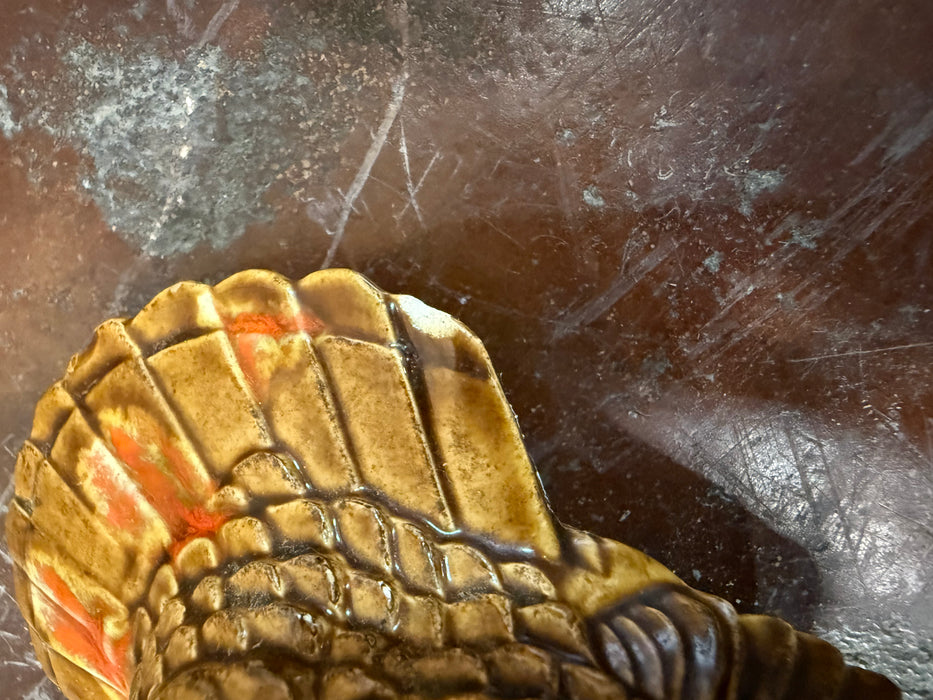 Vintage (3”) Brown Thanksgiving Turkey Salt and Pepper Shakers.  Sold as a Set. Salt has a small chip on right side wing.