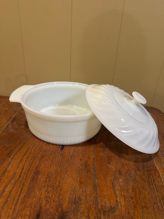 Vintage Anchor Hocking Milk Glass Casserole Dish With Lid.  2 Quarts.  Has a Small Chip in the Lid.
