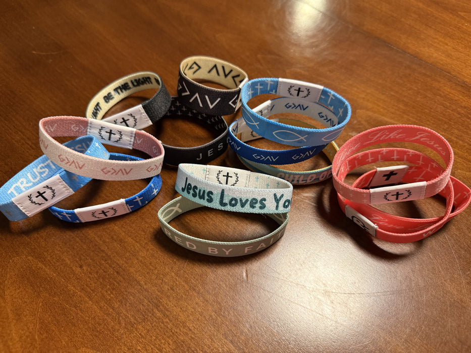 Reversible Daily Bible Verse Bracelets.  Scan with your smartphone for a new verse each time!  Teen / Adult Sizes.