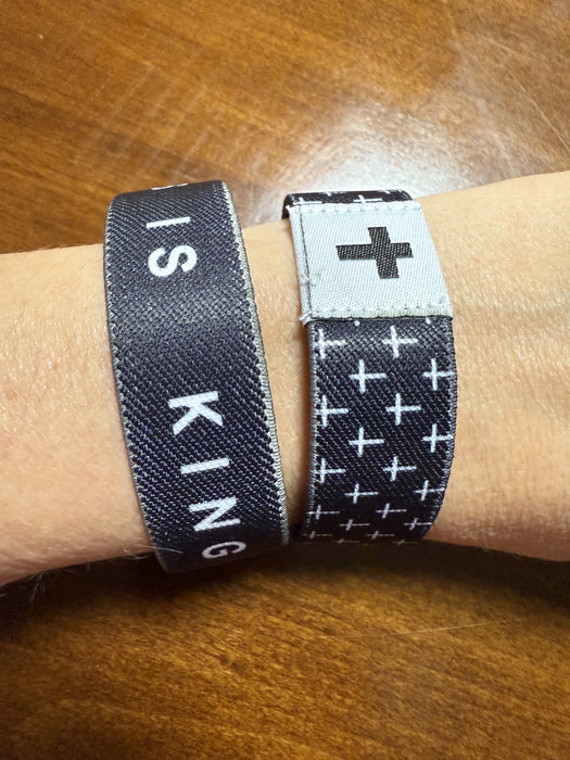 Reversible Daily Bible Verse Bracelets.  Scan with your smartphone for a new verse each time!  Teen / Adult Sizes.