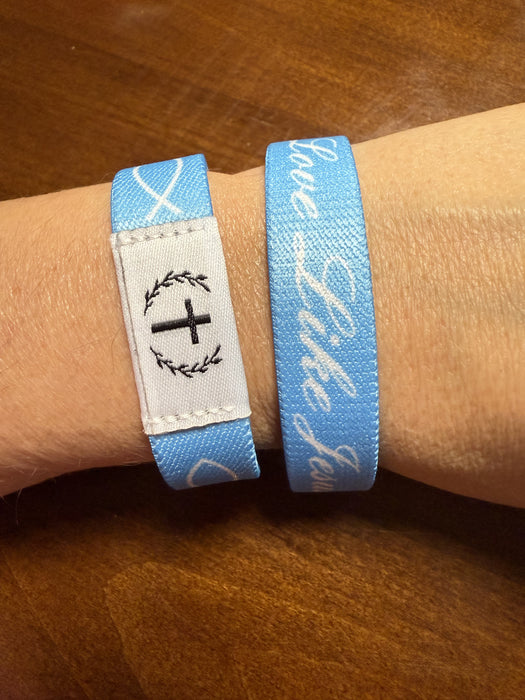 Reversible Daily Bible Verse Bracelets.  Scan with your smartphone for a new verse each time!  Teen / Adult Sizes.