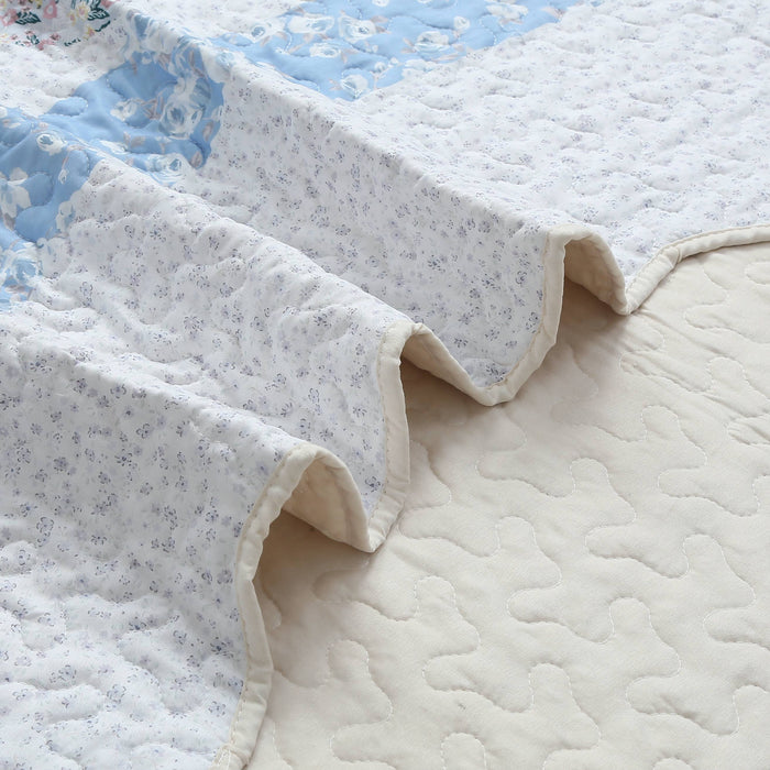 Virah Bella "Blue Blossoms" Quilted 50x60 Throw Blanket