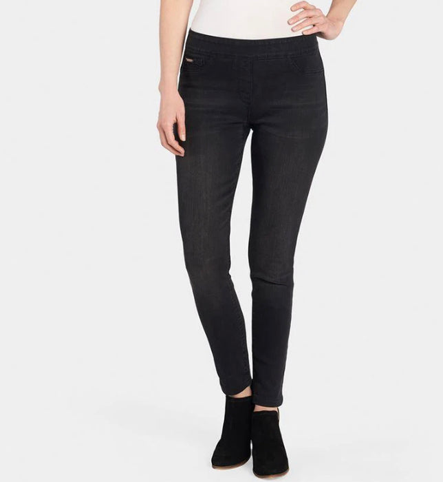 Anna Black Skinny Jeans by OMG.  Size Small