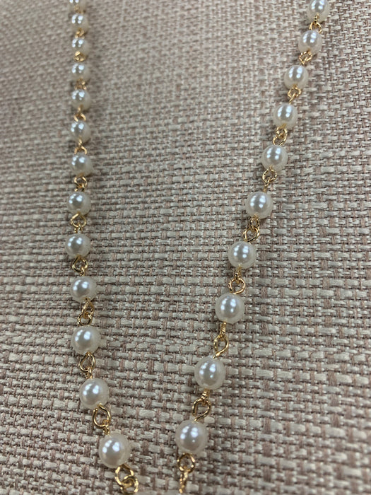 Beaded Pearl Necklace w/ Gold Disc